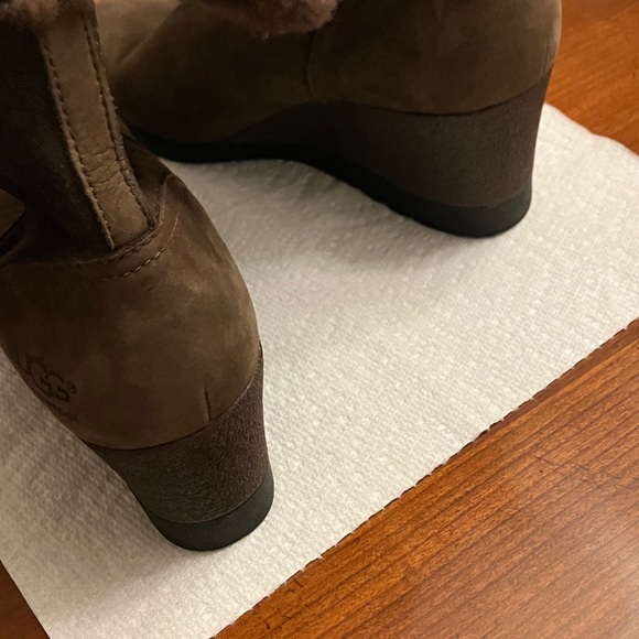 UGG Dark Brown Shearling-Lined Boots. Wedge heel.Size 7. Wear high or roll down! - Picture 4 of 13